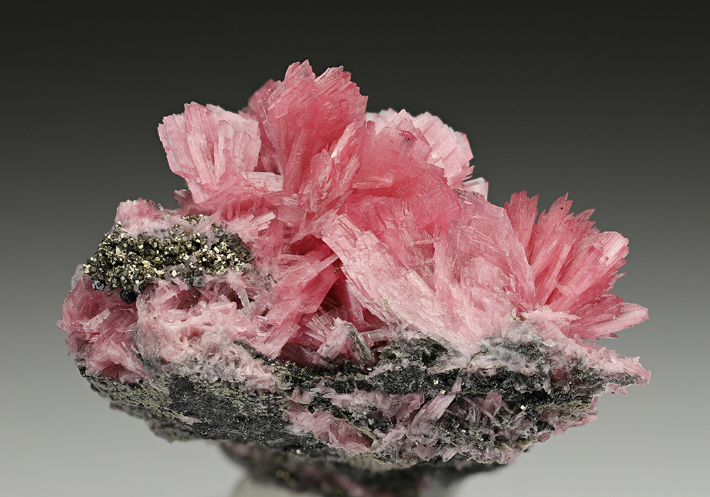 rhodonite crystals